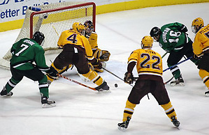 Photo By: Skip Strandberg North Dakota and Minnesota play in the 2007 WCHA Final Five. (Skip Strandberg)