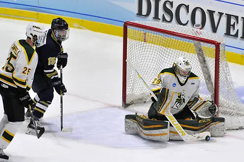 Photo By: Angelo Lisuzzo 2017 Trinity - St. Norbert - NCAA Division III Semifinal Utica, NY; Copyright 2017 Angelo Lisuzzo (Angelo Lisuzzo)