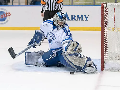 Photo By: 2017 Omar Phillips Shane Starrett (40 - Air Force) makes a second period save (2017 Omar Phillips)