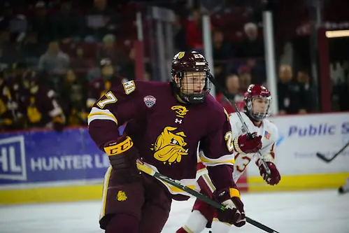 Riley Tufte of Minnesota-Duluth Minnesota-Duluth at Denver at Magness Arena, Dec. 10, 2016. (Candace Horgan)