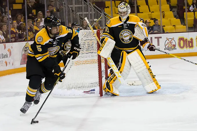 Photo By: Jim Rosvold/USCHO.com 02 Oct 16: Mitch Reinke (Michigan Tech - 5). The University of Minnesota Duluth Bulldogs host the Michigan Technological University Huskies in a non-conference matchup at Amsoil Arena in Duluth, MN. (Jim Rosvold/USCHO.com)
