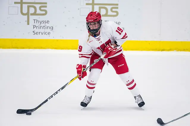 North Dakota Wisconsin Women's Hockey Wisconsin Badgers Annie Pankowski (19) handles the puck during an NCAA WCHA Conference women's hockey game against the North Dakota Fighting Hawks Sunday, January 22, 2017, in Madison, Wis. The Badgers won 3-2. (Photo by David Stluka) (David Stluka/David Stluka David Stluka)