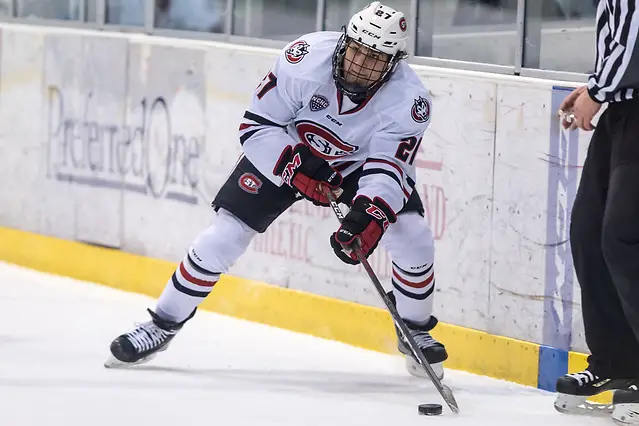 Photo By: Bradley K. Olson Blake Lizotte (SCSU-27) 2018 November 10 St.Cloud State University hosts Denver in a NCHC contest at the Herb Brooks National Hockey Center in St. Cloud, MN (Bradley K. Olson)