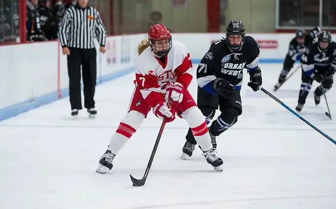 BU_SEPT_28_2018_355 Jesse Compher of Boston University BOSTON, MA - SEPTEMBER 28: NCAA woman's hockey at Walter Brown Arena between Boston University and the Durham West Lightning on September, 2018 in Boston, Massachusetts. (Photo by Rich Gagnon) Jesse Compher of Boston University (Rich Gagnon/Boston University Athletics)