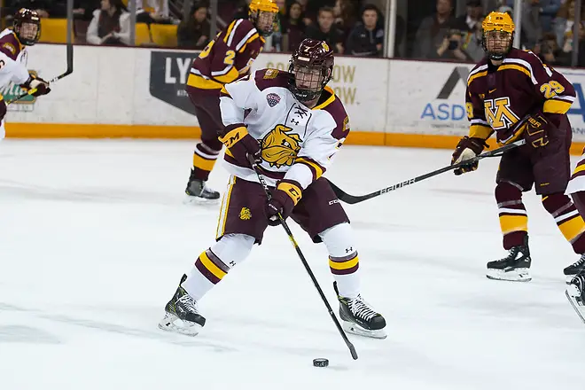 Photo By: Jim Rosvold/University of Minnesota 6 Oct 18: Scott Perunovich (Minnesota Duluth - 7). The University of Minnesota Golden Gophers play against the University of Minnesota Duluth Bulldogs in a non-conference matchup at AMSOIL Arena in Duluth, MN. (Jim Rosvold/University of Minnesota)