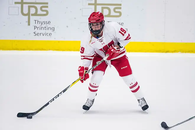 North Dakota Wisconsin Women's Hockey Wisconsin Badgers Annie Pankowski (19) handles the puck during an NCAA WCHA Conference women's hockey game against the North Dakota Fighting Hawks Sunday, January 22, 2017, in Madison, Wis. The Badgers won 3-2. (Photo by David Stluka) (David Stluka/David Stluka David Stluka)