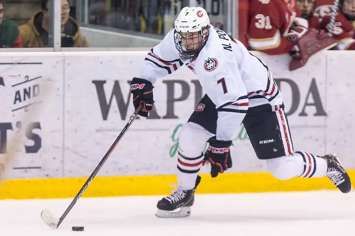 Photo By: Bradley K. Olson Nick Poehling (SCSU-7) 2018 November 10 St.Cloud State University hosts Denver in a NCHC contest at the Herb Brooks National Hockey Center in St. Cloud, MN (Bradley K. Olson)