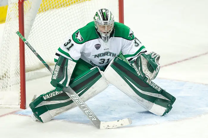 Photo By: Bradley K. Olson Adam Scheel (North Dakota-31) 2018 November 17 The University of North Dakota hosts Western Michigan in a NCHC matchup at the Ralph Engelstad Arena in Grand Forks, ND (Bradley K. Olson)