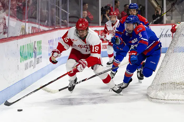 UML_BU_JAN242020_1377 BOSTON, MA - JANUARY 24: Jack DeBoer #19 of the Boston University Terriers. Boston University plays UMass Lowell during NCAA men's hockey at the Agganis Arena on January 24, 2020 in Boston, Massachusetts. The Terriers won 5-0. (Photo by Rich Gagnon/USCHO) (Rich Gagnon)